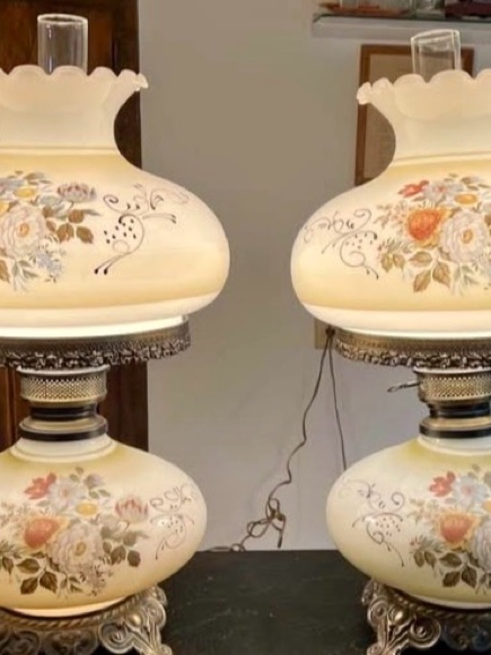 Vintage Floral Hurricane Oil-Style Table Lamp Pair - Cream Floral Accent